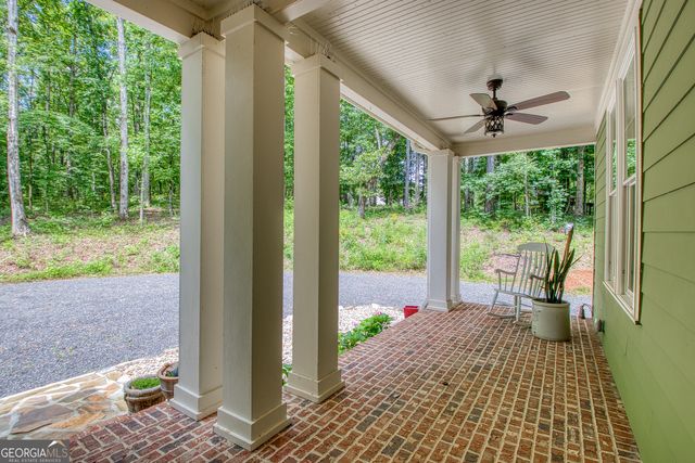 195 Buckeye Farms Drive, Moreland, GA 30259