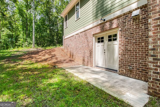 195 Buckeye Farms Drive, Moreland, GA 30259