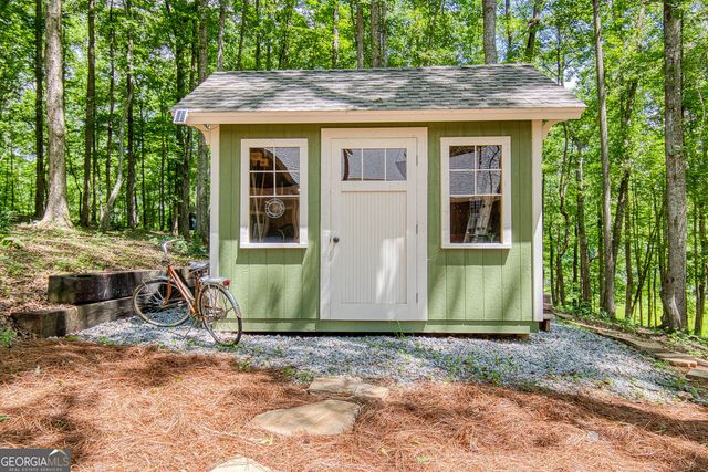 195 Buckeye Farms Drive, Moreland, GA 30259