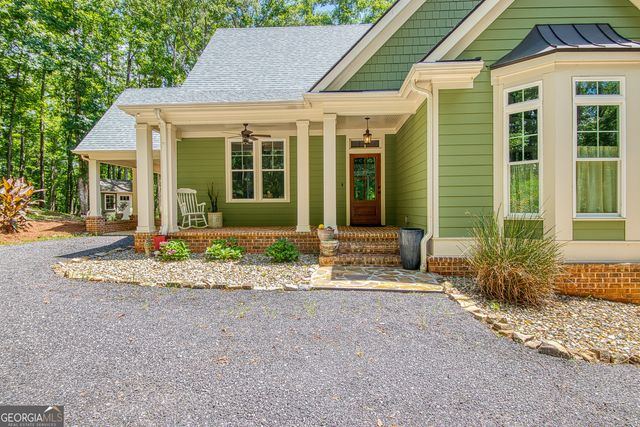 195 Buckeye Farms Drive, Moreland, GA 30259