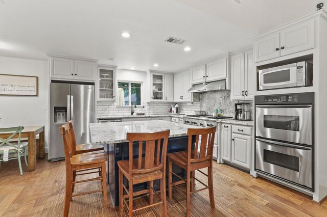 619 N 5th Street, Gunter, TX 75058
