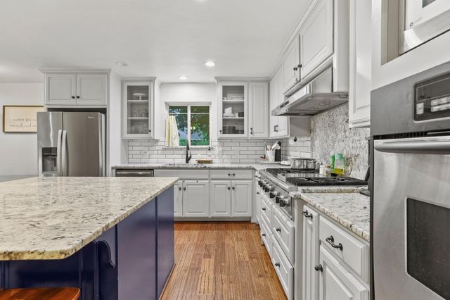 619 N 5th Street, Gunter, TX 75058