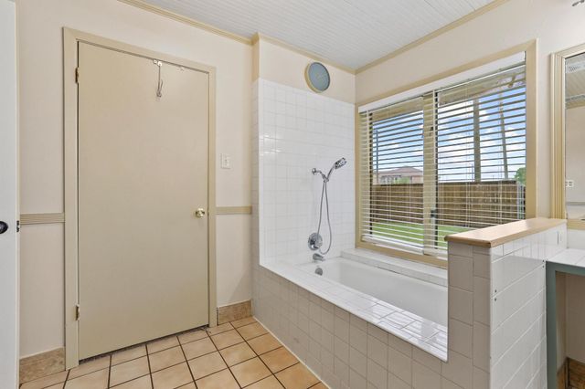 619 N 5th Street, Gunter, TX 75058