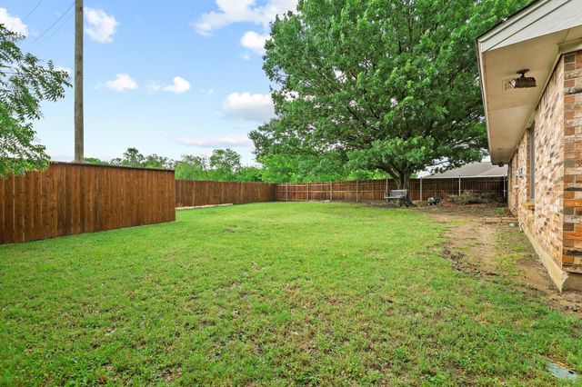 619 N 5th Street, Gunter, TX 75058