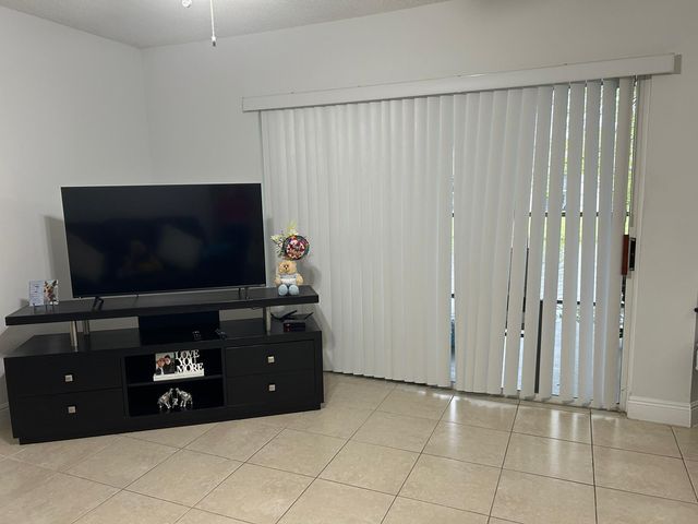 7205 Glenmoor Drive 7205, West Palm Beach, FL 33409