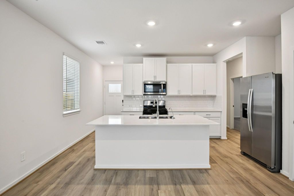 29226 Farmhouse Estates Drive, Waller, TX 77484