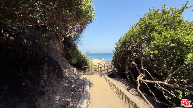 6565 Dume Drive, Malibu, CA 90265