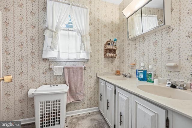 3549 LAKEWAY DR, Ellicott City, MD 21042