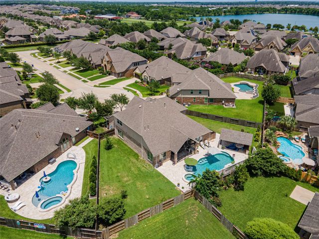 1524 Dusty Rose Court, Friendswood, TX 77546