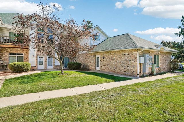 4300 W Grange AVENUE #Unit 8, Greenfield, WI 53220