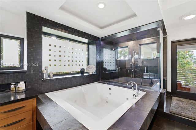 10708 Indian Trail, Davie, FL 33328