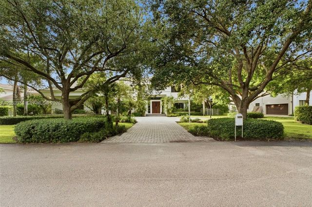 10708 Indian Trail, Davie, FL 33328