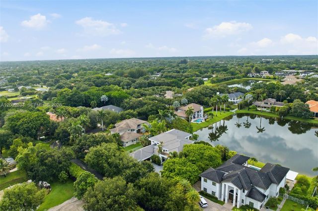 10708 Indian Trail, Davie, FL 33328
