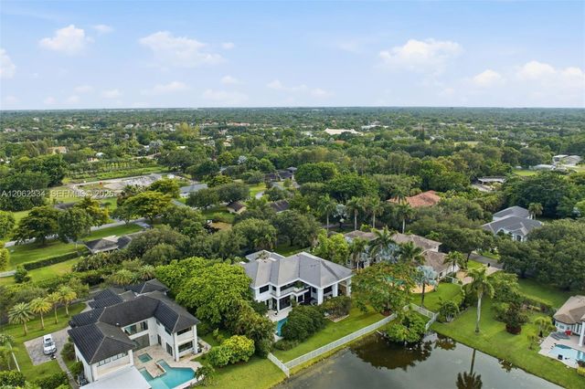 10708 Indian Trail, Davie, FL 33328