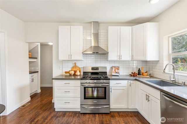 8632 45th Avenue S, Seattle, WA 98118