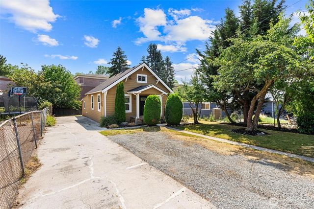 8632 45th Avenue S, Seattle, WA 98118