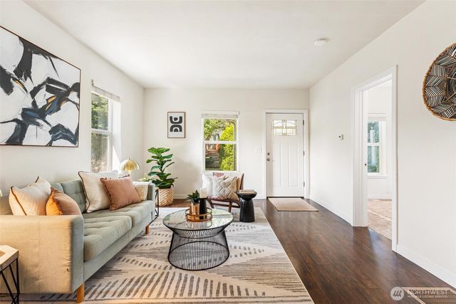 8632 45th Avenue S, Seattle, WA 98118