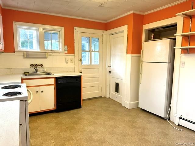 44 Davis Avenue, Poughkeepsie, NY 12603