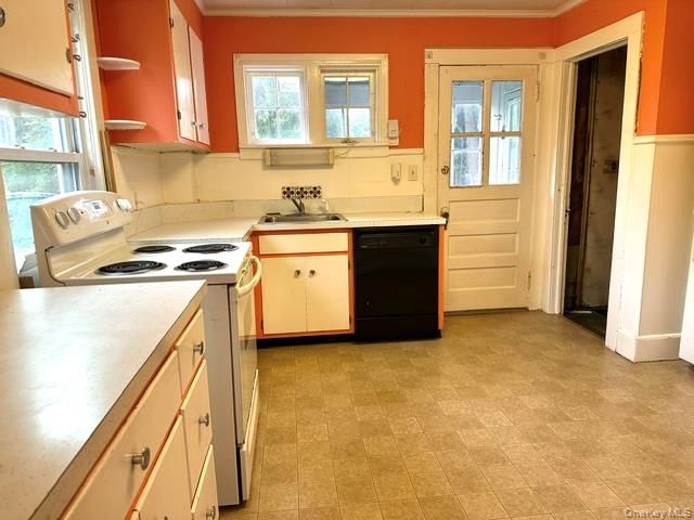 44 Davis Avenue, Poughkeepsie, NY 12603