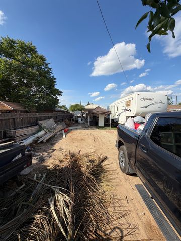 2108 W Dennett Avenue, Fresno, CA 93728