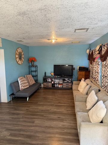 2108 W Dennett Avenue, Fresno, CA 93728