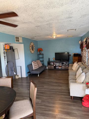 2108 W Dennett Avenue, Fresno, CA 93728