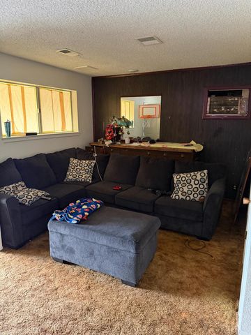 2108 W Dennett Avenue, Fresno, CA 93728