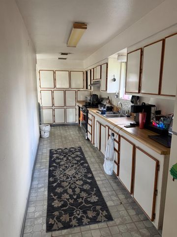 2108 W Dennett Avenue, Fresno, CA 93728