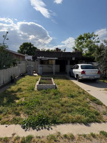 2108 W Dennett Avenue, Fresno, CA 93728
