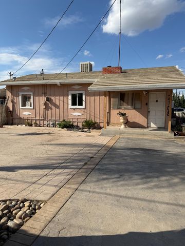 2108 W Dennett Avenue, Fresno, CA 93728