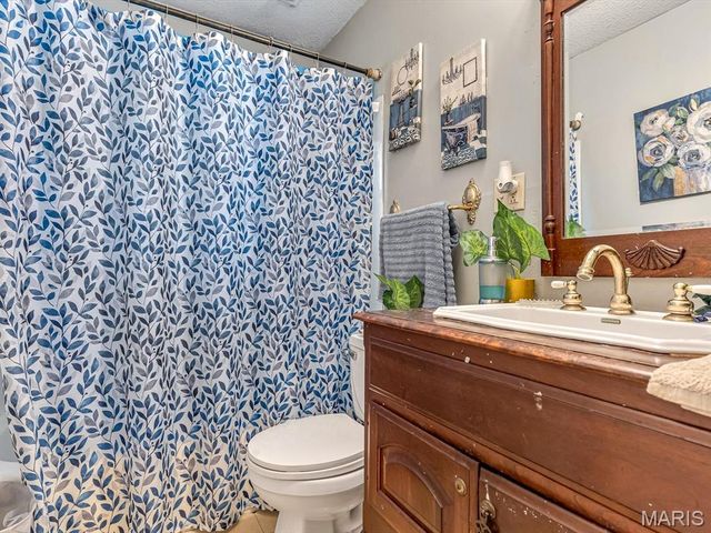 2 Timothy Lane, Belleville, IL 62226