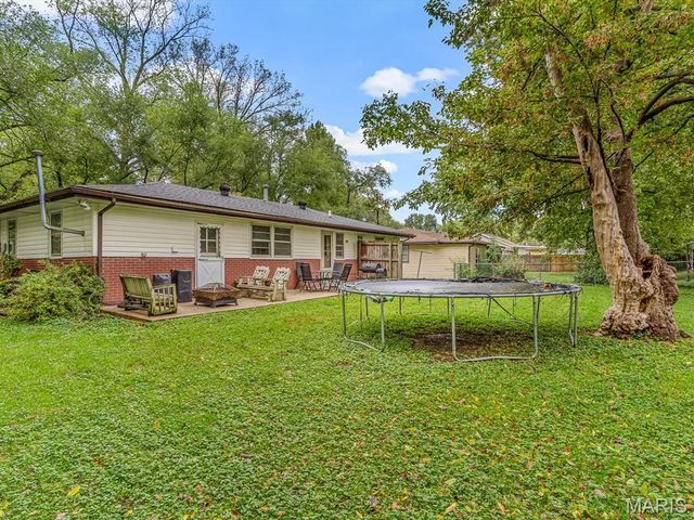 2 Timothy Lane, Belleville, IL 62226
