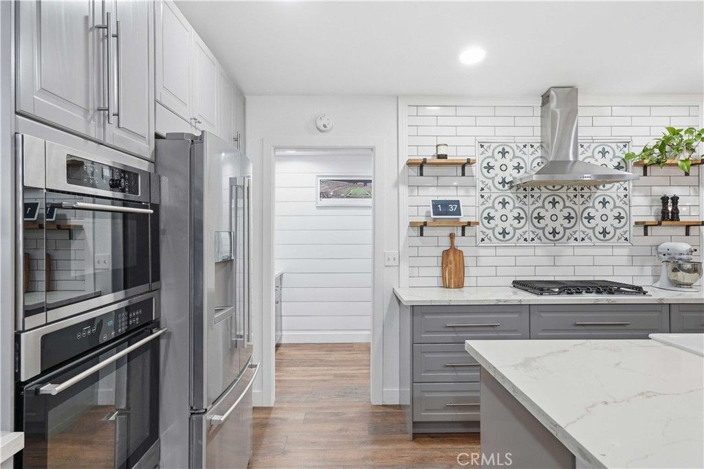 Image 11 of property listing at 24335 Jennifer Place, Newhall, CA 91321