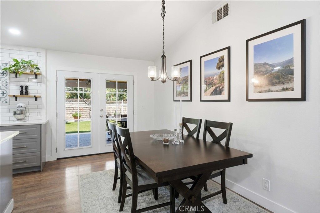 Image 13 of property listing at 24335 Jennifer Place, Newhall, CA 91321