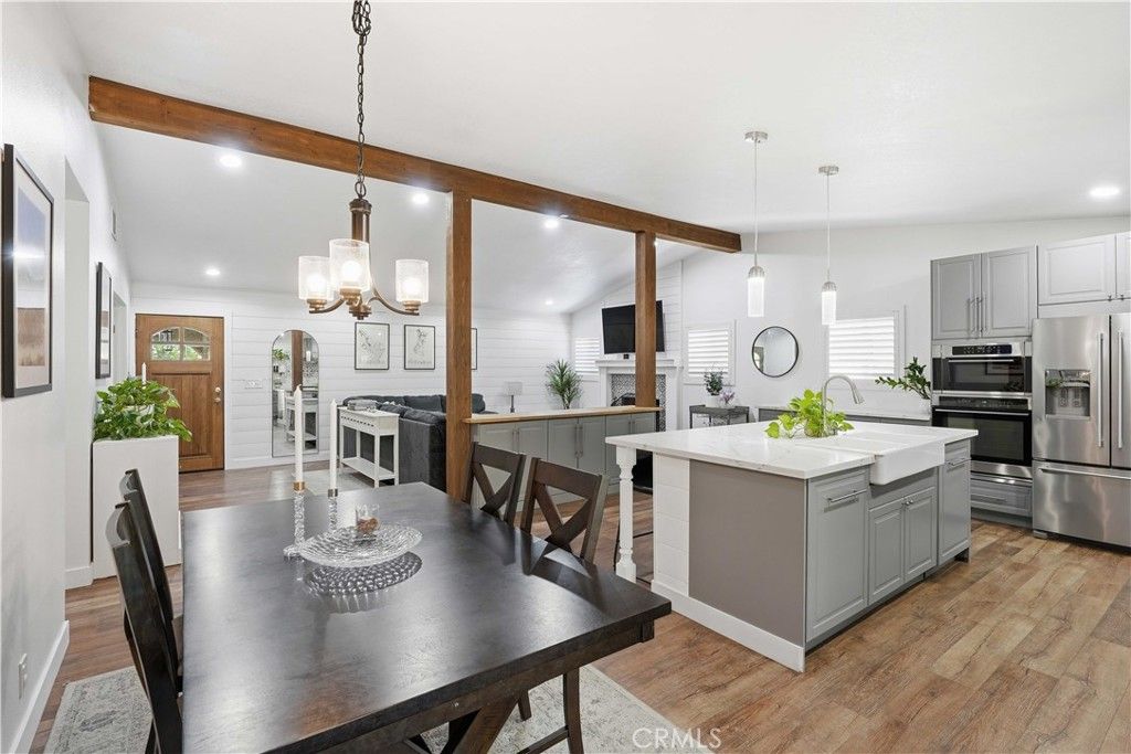 Image 14 of property listing at 24335 Jennifer Place, Newhall, CA 91321