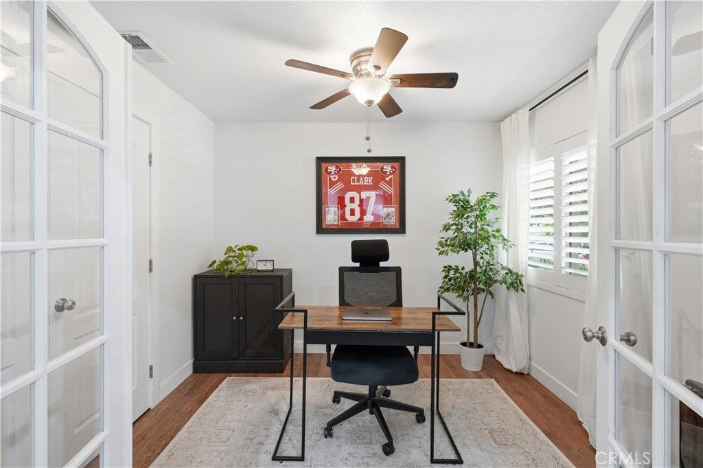 Image 16 of property listing at 24335 Jennifer Place, Newhall, CA 91321