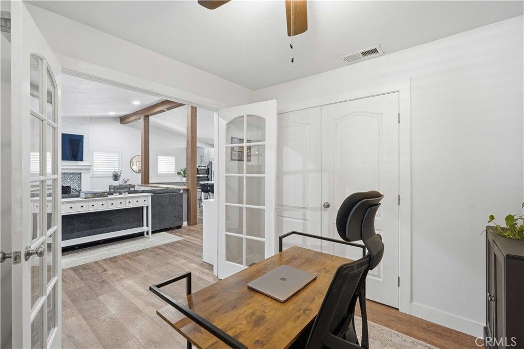 Image 17 of property listing at 24335 Jennifer Place, Newhall, CA 91321