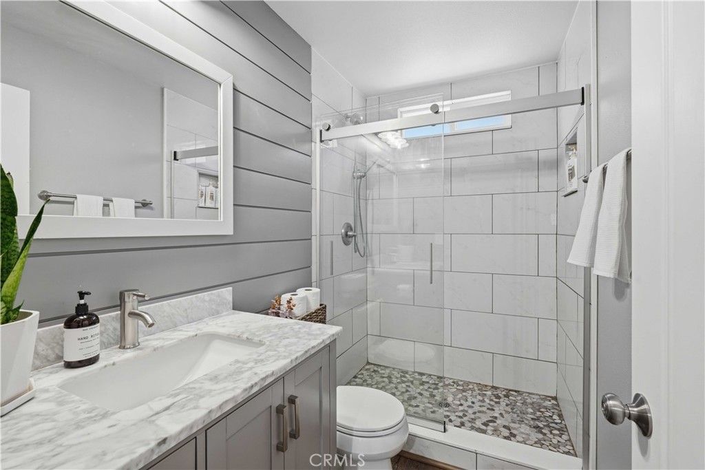 Image 21 of property listing at 24335 Jennifer Place, Newhall, CA 91321