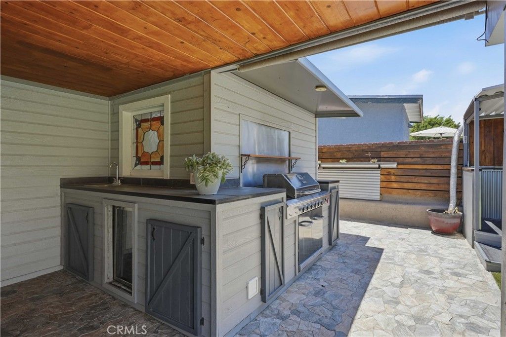 Image 28 of property listing at 24335 Jennifer Place, Newhall, CA 91321