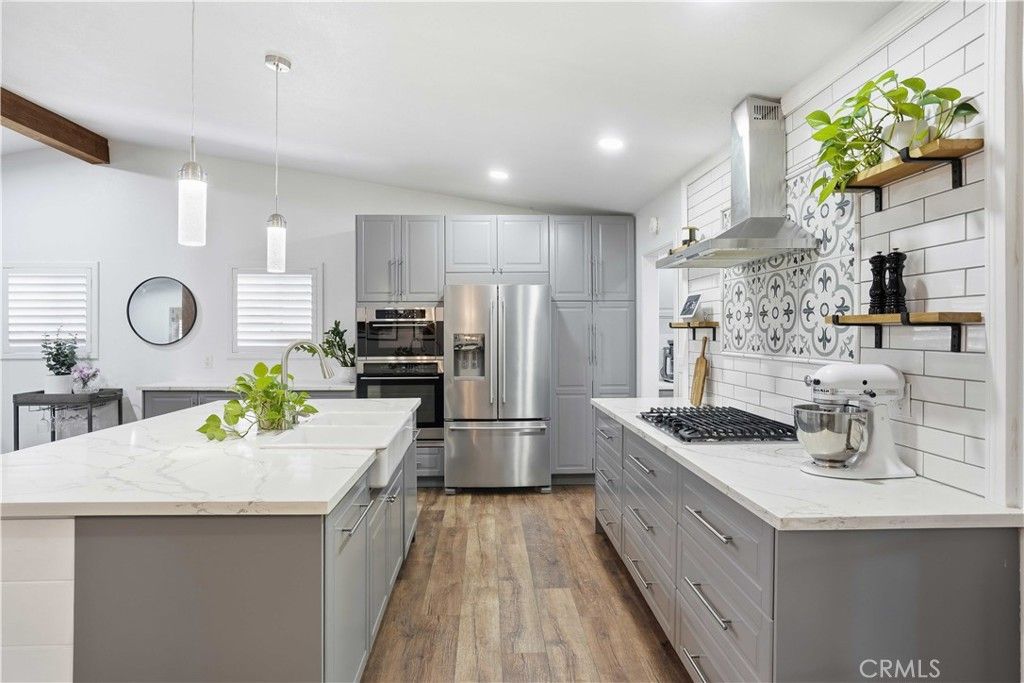Image 9 of property listing at 24335 Jennifer Place, Newhall, CA 91321