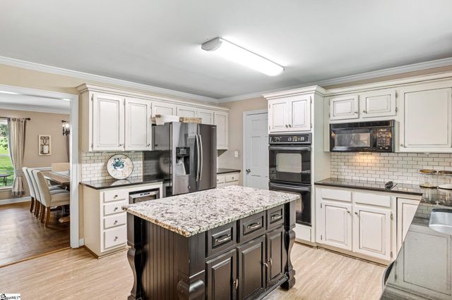 104 Williamsburg Drive, Greer, SC 29651