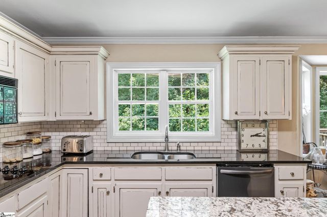 104 Williamsburg Drive, Greer, SC 29651