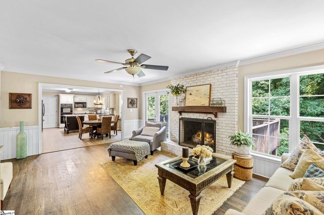 104 Williamsburg Drive, Greer, SC 29651