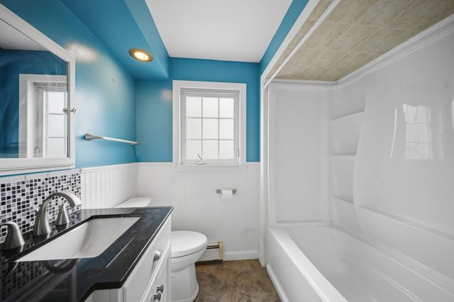 220 Norfolk Street, Manchester, NH 03103