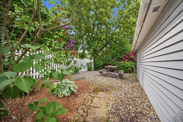 220 Norfolk Street, Manchester, NH 03103