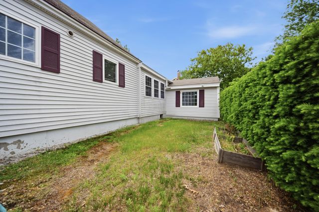 220 Norfolk Street, Manchester, NH 03103