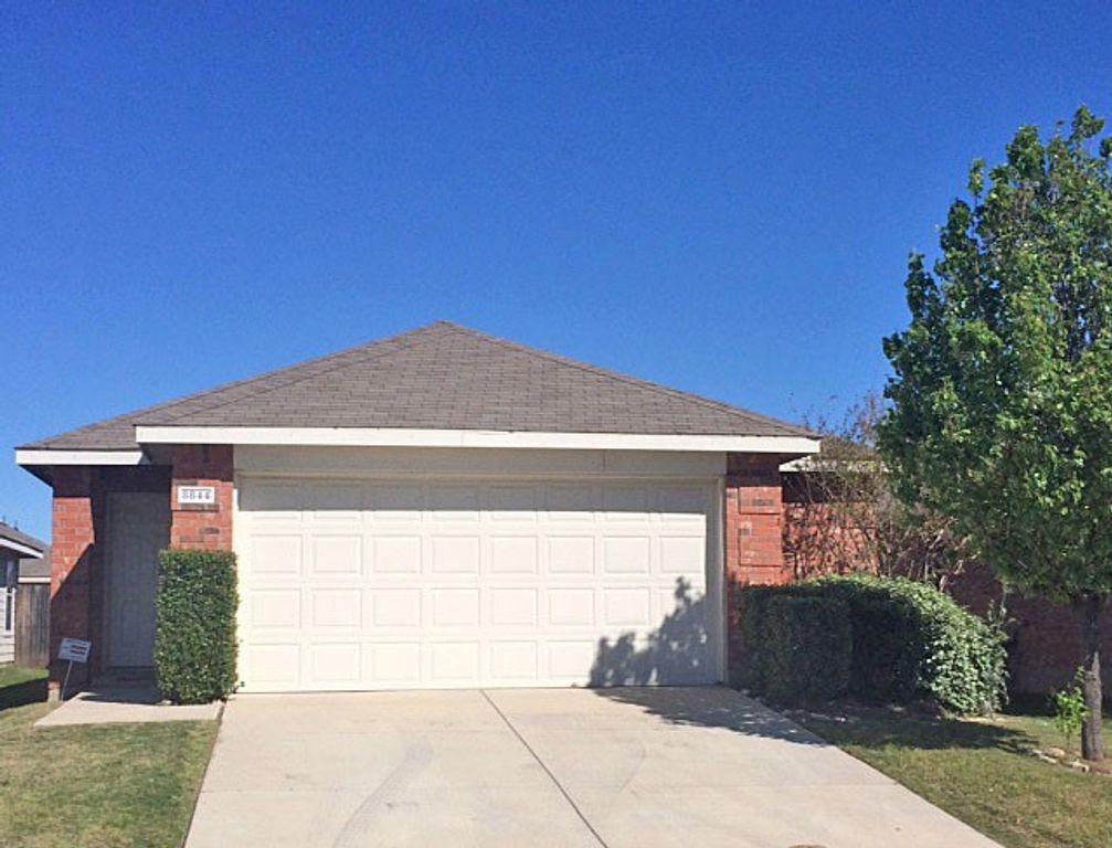 8844 VALLEY RIVER Drive, Fort Worth, TX 76244