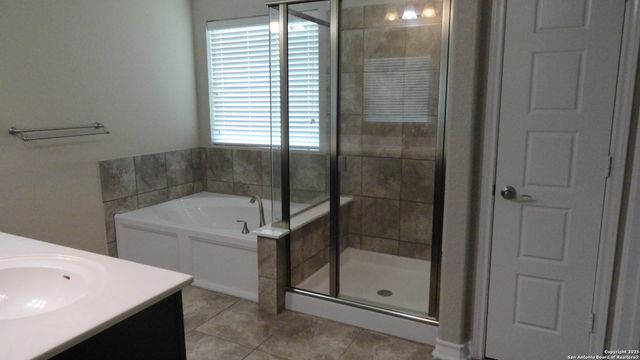 23410 Woodlawn Rdg, San Antonio, TX 78259