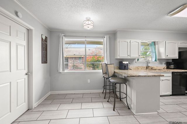 1123 E Greenbriar St, Gonzales, LA 70737