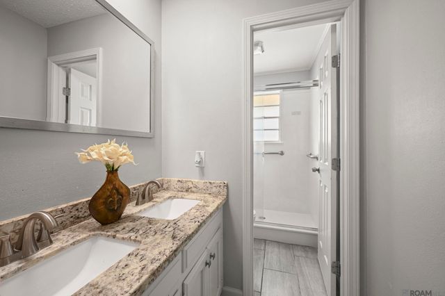 1123 E Greenbriar St, Gonzales, LA 70737